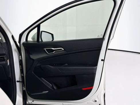 Used 2026 Kia Sportage LX FWD image 31