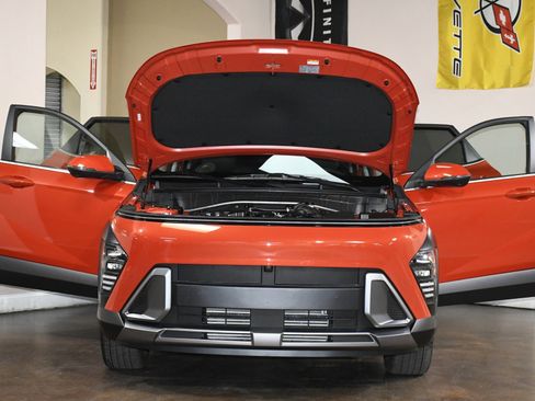 Used 2024 Hyundai Kona Limited image 87