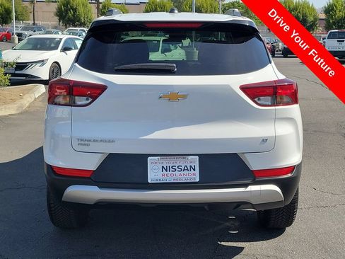 Used 2025 Chevrolet TrailBlazer LT AWD/4WD image 34