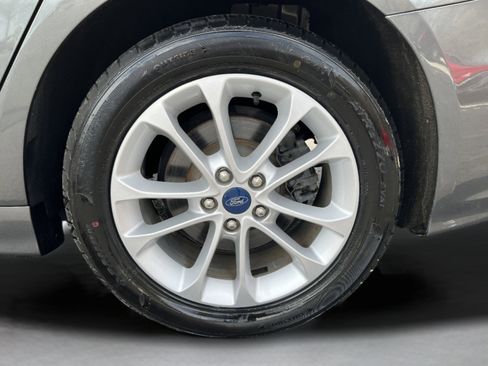 Used 2020 Ford Fusion SE image 9