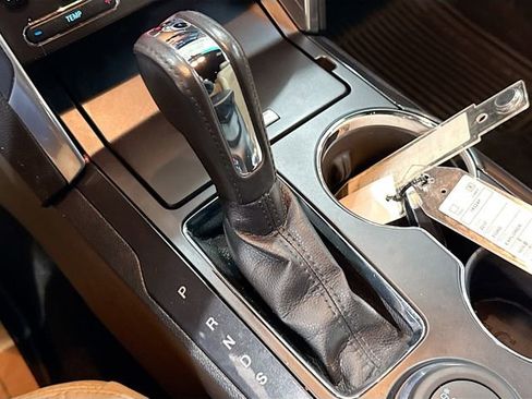 Used 2017 Ford Explorer Limited image 18