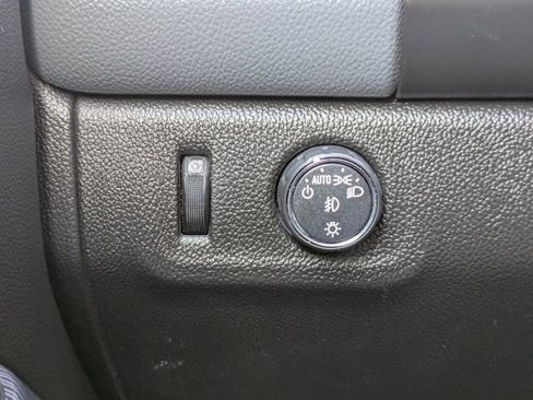 Used 2018 Chevrolet Colorado Z71 image 28