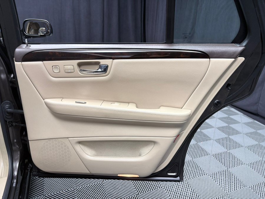 Used 2008 Cadillac DTS FWD image 24