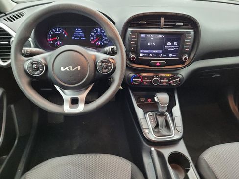 Used 2022 Kia Soul LX image 22