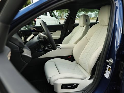 Used 2026 BMW 530i w/ Premium Package RWD image 20