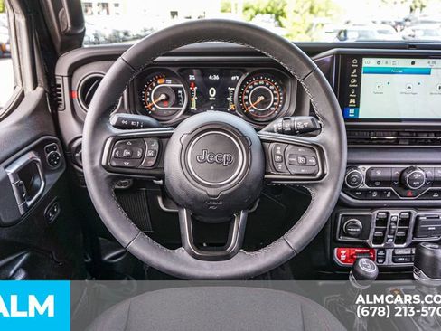 Used 2025 Jeep Wrangler Unlimited Rubicon AWD/4WD image 28