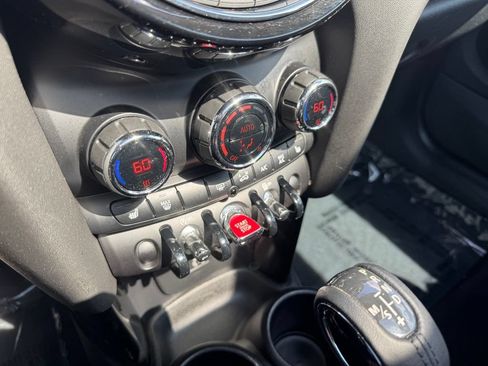 Used 2015 MINI Cooper S FWD image 9