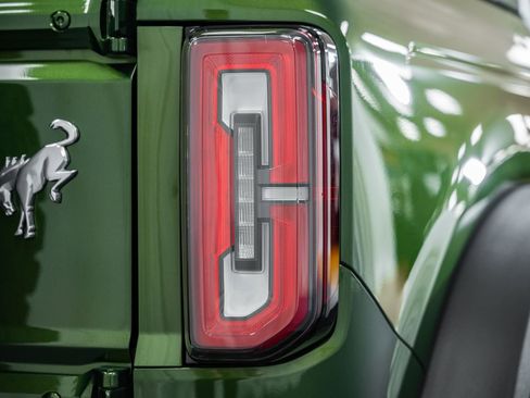 Used 2025 Ford Bronco Badlands image 18