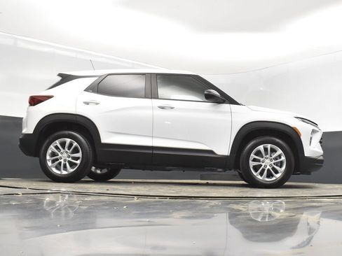 Used 2025 Chevrolet TrailBlazer LS w/ LS Convenience Package FWD image 44