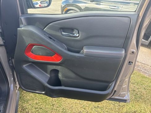 Used 2023 Nissan Frontier PRO-4X w/ Tow Package image 8