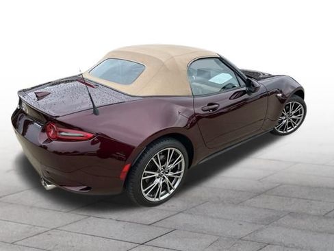 Used 2025 MAZDA MX-5 Miata RWD image 6