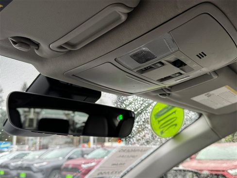 Used 2017 Toyota RAV4 Limited image 28