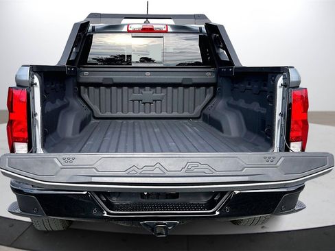 Used 2023 Chevrolet Colorado Trail Boss w/ Technology Package image 24