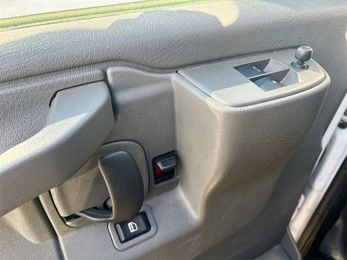 Used 2024 Chevrolet Express 3500 w/ Driver Convenience Package image 17