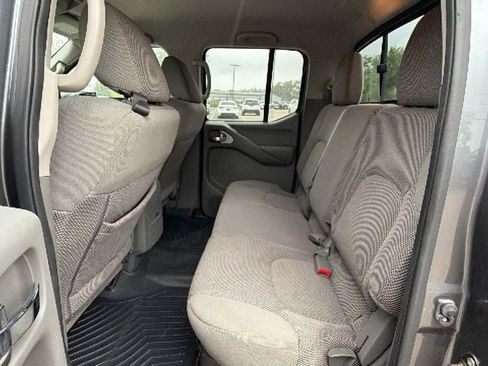 Used 2016 Nissan Frontier SV image 33