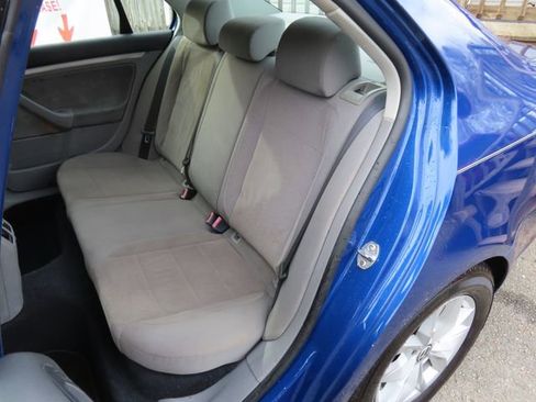 Used 2009 Volkswagen Jetta S image 11