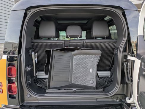 Certified 2023 Land Rover Defender 90 X-Dynamic SE image 26