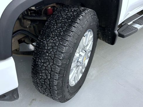 Used 2022 Chevrolet Silverado 2500 High Country w/ Technology Package image 23