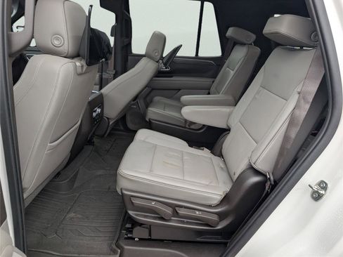Used 2021 GMC Yukon SLT w/ SLT Luxury Plus Package image 17