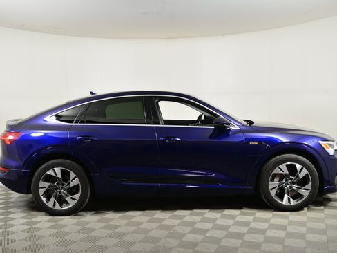 Certified 2022 Audi e-tron Premium image 7