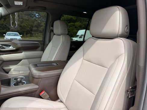 Used 2022 GMC Yukon SLT AWD/4WD image 13