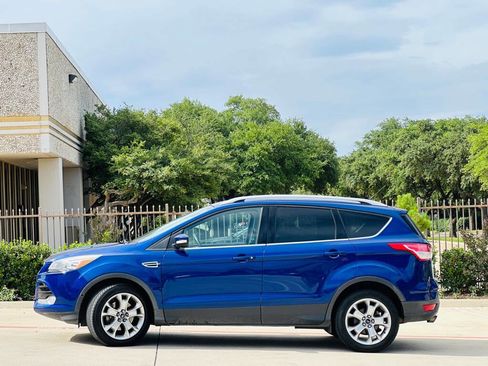 Used 2015 Ford Escape Titanium w/ Equipment Group 301A FWD image 4