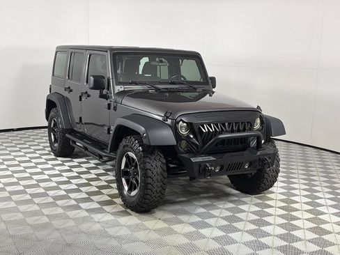Used 2014 Jeep Wrangler Unlimited Sport w/ Connectivity Group AWD/4WD image 3