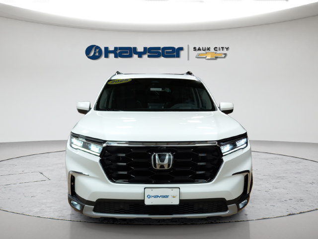 Used 2025 Honda Pilot Elite image 2