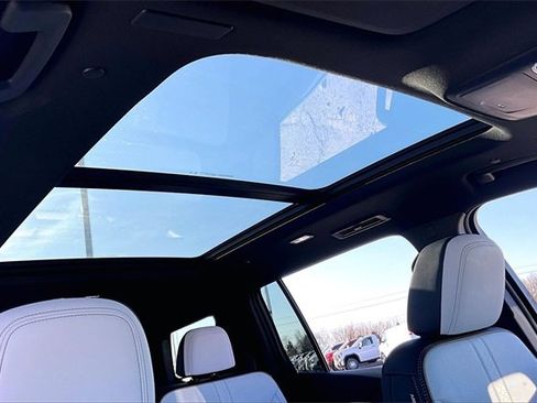 Used 2025 Chevrolet Traverse High Country image 28