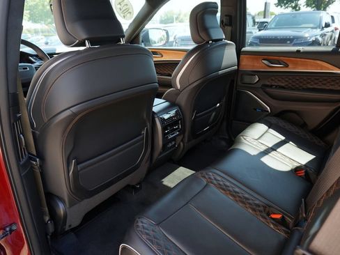Used 2024 Jeep Grand Cherokee Summit AWD/4WD image 31