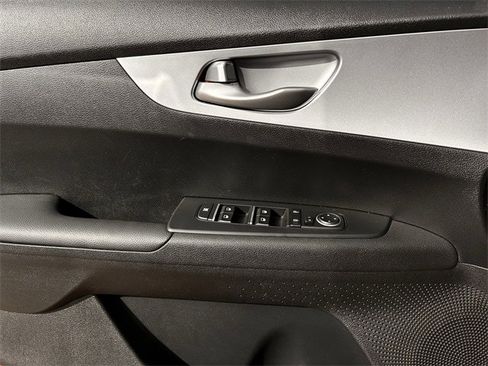 Used 2024 Kia Forte LXS w/ LXS Technology Package image 27