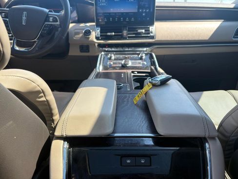 Used 2022 Lincoln Navigator Reserve image 30