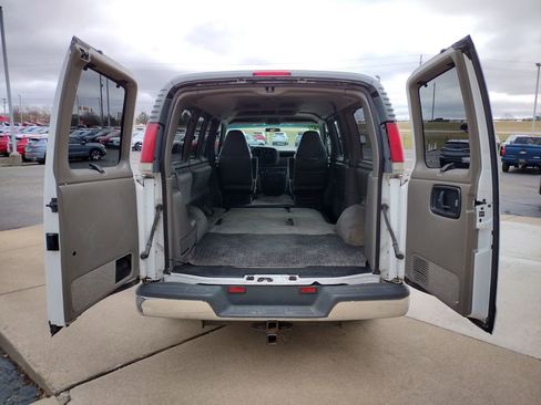 Used 2000 Chevrolet Express 1500 Passenger w/ LS Preferred Equipment Group RWD image 9
