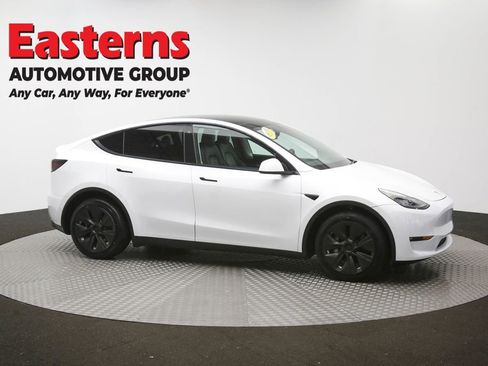 Used 2022 Tesla Model Y Long Range AWD/4WD image 41