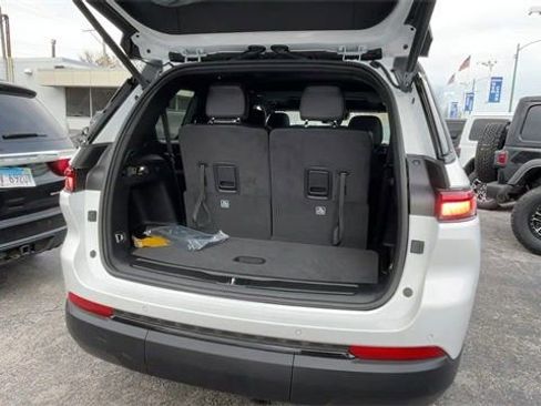 New 2025 Jeep Grand Cherokee L Altitude AWD/4WD image 23
