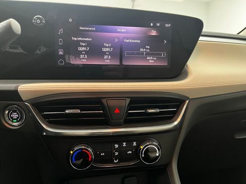 Used 2024 Buick Encore GX Preferred FWD image 24