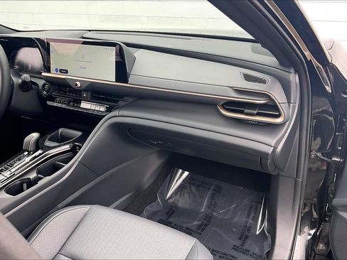 Used 2026 Toyota Crown Limited w/ Advanced Technology Package image 21