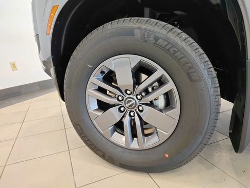 New 2026 Nissan Frontier SV w/ SV Convenience Package AWD/4WD image 9