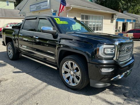 Used 2017 GMC Sierra 1500 Denali w/ Denali Ultimate Package AWD/4WD image 6