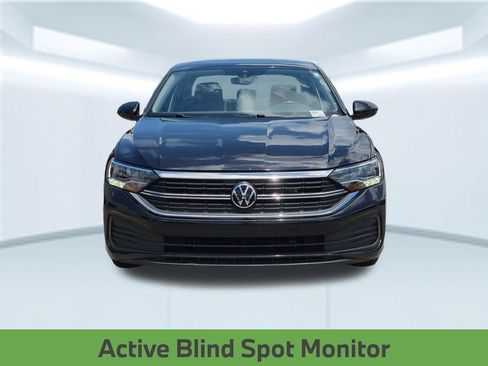Used 2024 Volkswagen Jetta SE FWD image 11