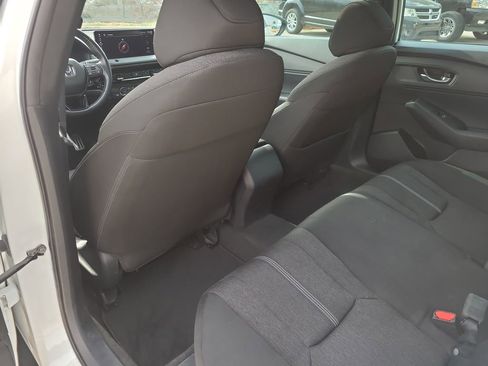 Used 2023 Honda Accord Sport image 9