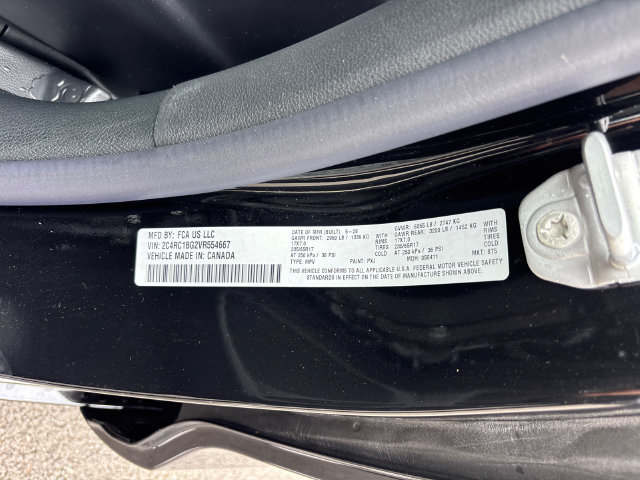 New 2027 Chrysler Pacifica Select w/ Family Tech Group FWD image 37