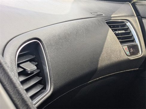 Used 2019 Chevrolet Corvette Stingray Coupe w/ Carbon Flash Badge Package image 26