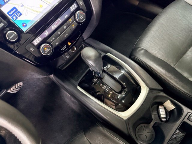 Used 2016 Nissan Rogue SL AWD/4WD image 25