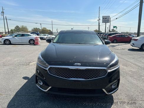Used 2017 Kia Cadenza Premium image 2