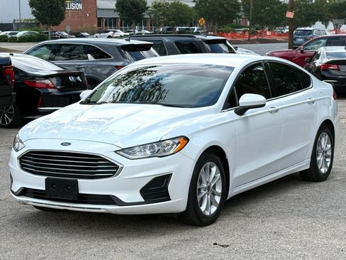Used 2020 Ford Fusion SE FWD image 2