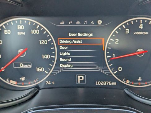 Used 2017 Kia K900 Luxury image 19