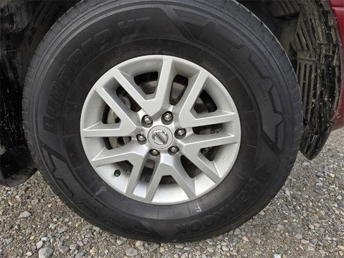 Used 2020 Nissan Frontier SV image 4