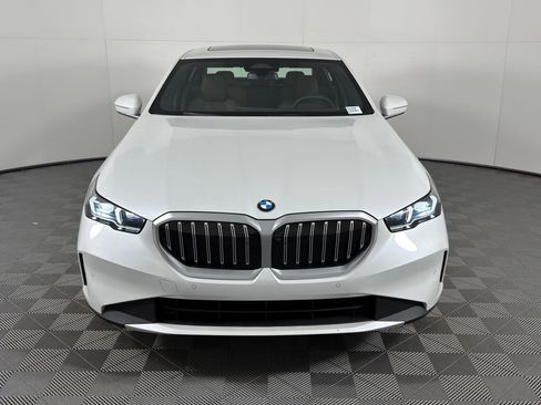 Used 2026 BMW 530i w/ Convenience Package RWD image 5