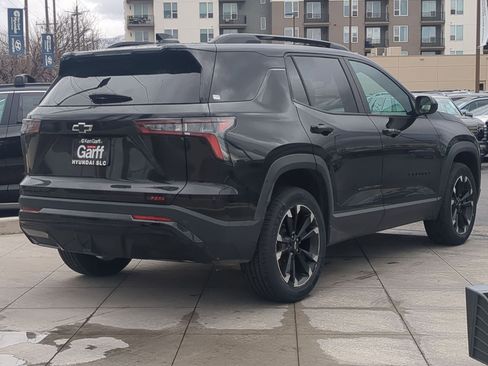 Used 2025 Chevrolet Equinox RS image 3